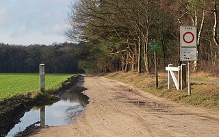 dirt road